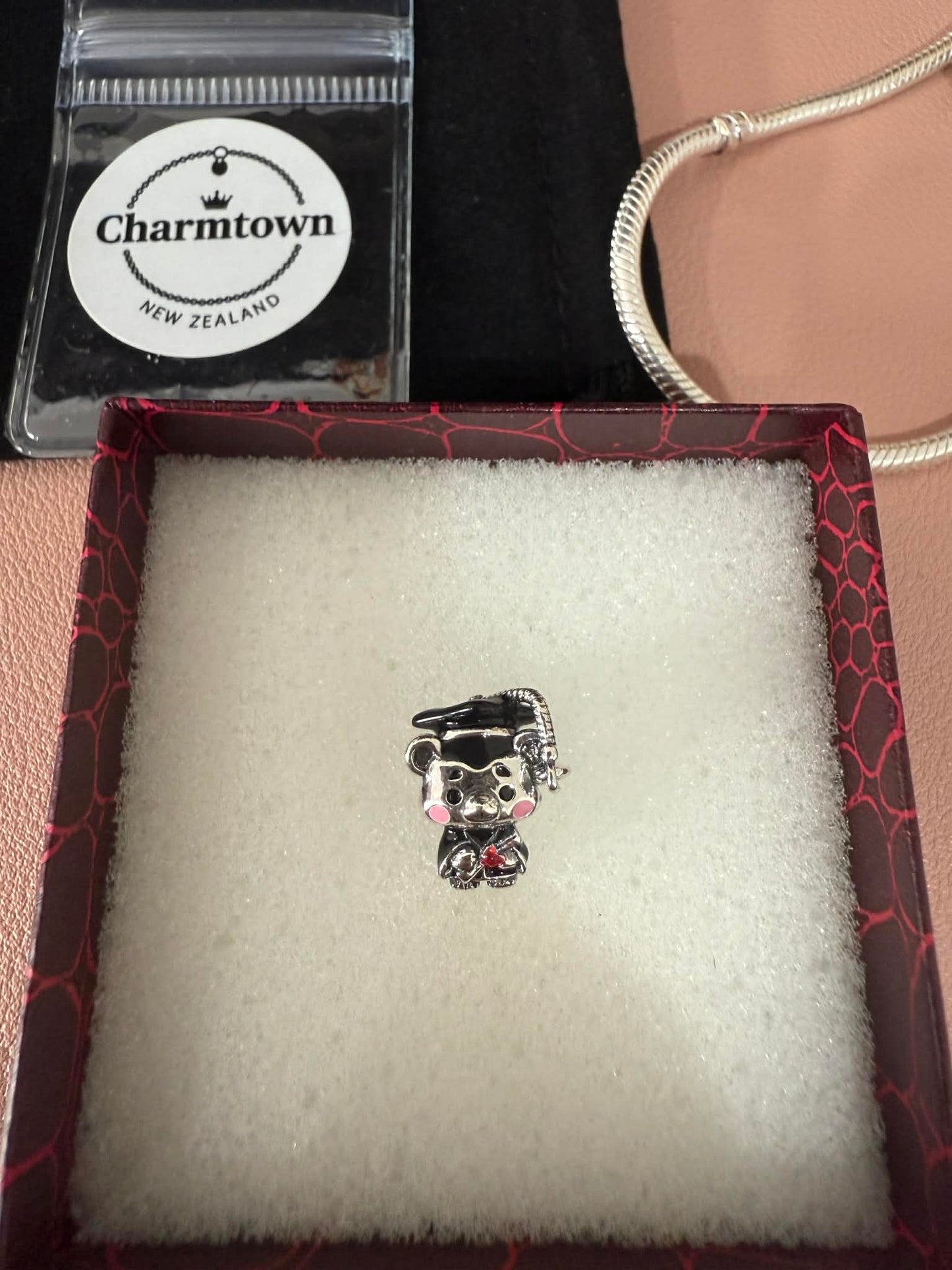 Graduation Bear with Hat Chram For Bracelet